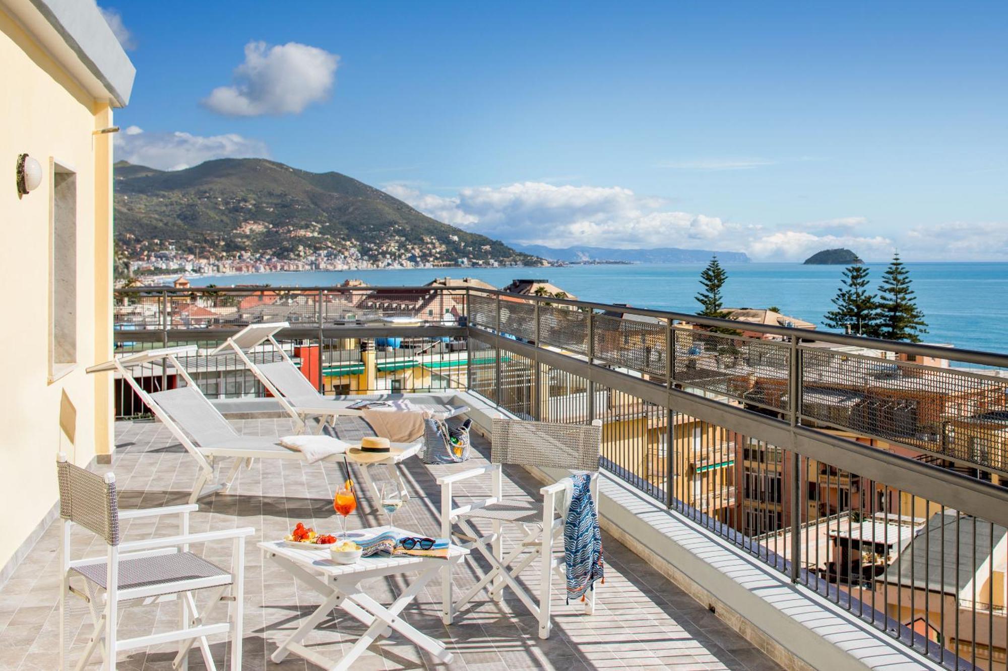 Hotel Tritone Laigueglia Exterior foto